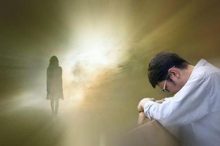 nằm mơ thấy người đã mất đến nhà là điềm báo gì